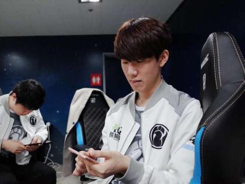 WBG官方：Easyhoon 即日起卸任主教练一职 正式离队