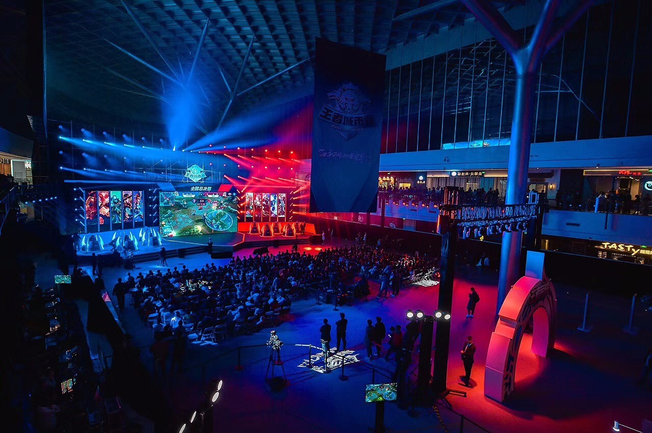 《荣耀同行》——荣耀萤火KOL六周年主题曲合唱