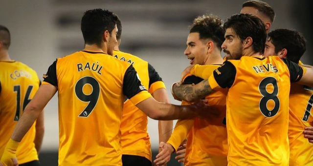 T1：Faker等四名队员和Moment教练确诊新冠